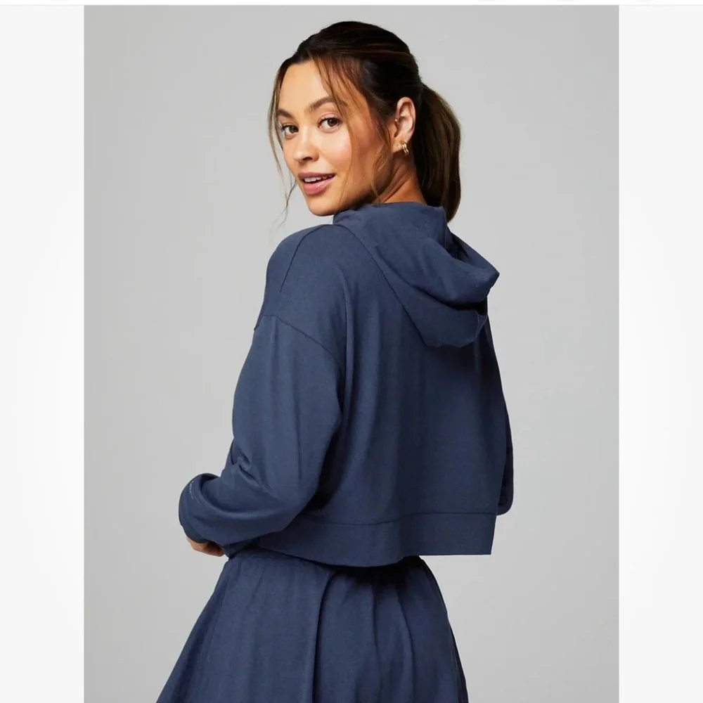 Fabletics Cloud Jersey Cropped Hoodie - Deep Navy Heather - Size Medium NEW - Picture 2 of 12
